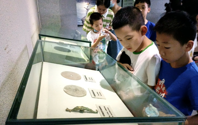 益阳市博物馆开展“皎皎铜镜耀中秋”主题节日活动