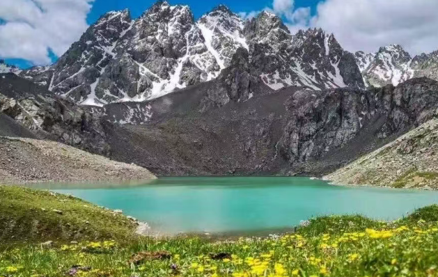 祁连山冰沟河景区柴尔龙海攀登实名预约制管理