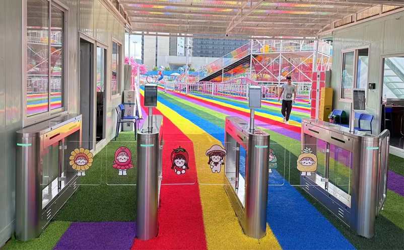 通过自助售检票系统构建全自助式消费场景
