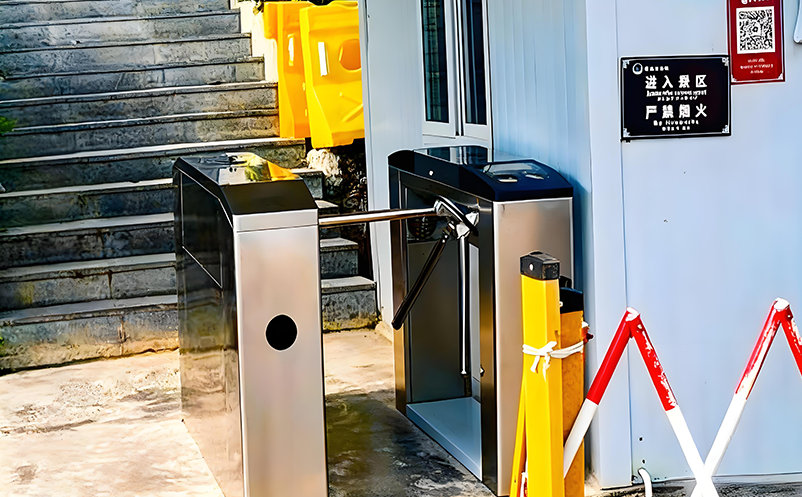 滑雪项目复杂时，滑雪场租赁管理系统如何实现设备管理？