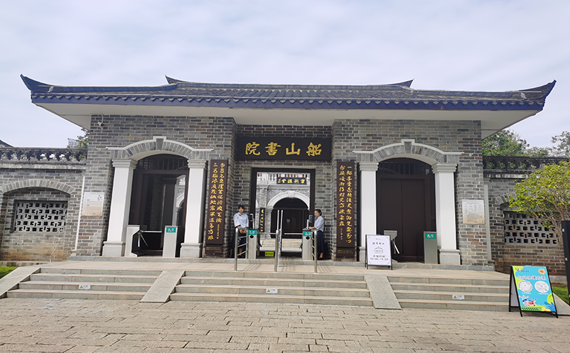 一套票务系统，能否同时支持景区、场馆和演出？易景通给出答案